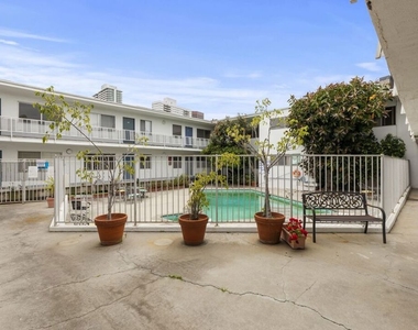 1295 Federal Avenue - Photo Thumbnail 2