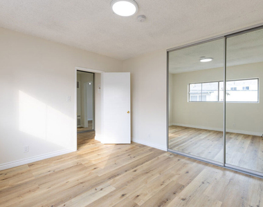 1295 Federal Avenue - Photo Thumbnail 13