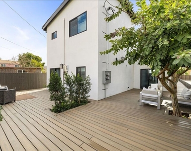 5413 1/2 Homeside Avenue - Photo Thumbnail 11