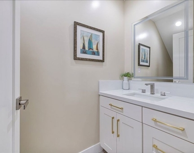 5413 1/2 Homeside Avenue - Photo Thumbnail 3