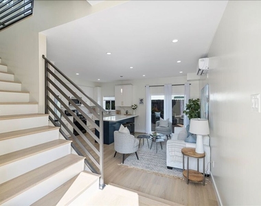 5413 1/2 Homeside Avenue - Photo Thumbnail 4