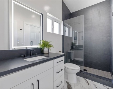 5413 1/2 Homeside Avenue - Photo Thumbnail 6