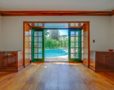 805 N Bedford Drive - Photo Thumbnail 4