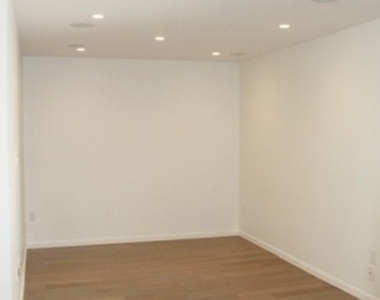 141 S Clark Drive - Photo Thumbnail 3