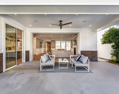 4710 Noeline Avenue - Photo Thumbnail 11