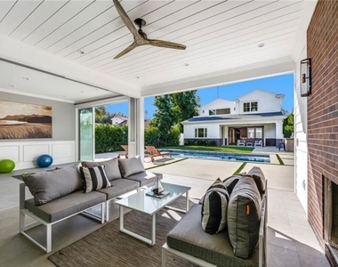 4710 Noeline Avenue - Photo Thumbnail 8