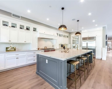 4710 Noeline Avenue - Photo Thumbnail 29