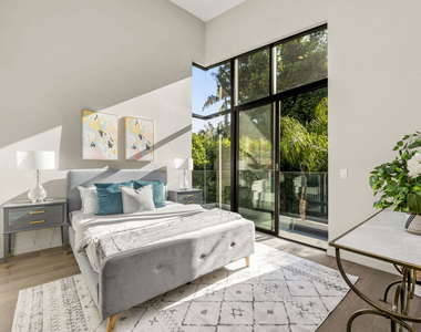 1847 Coldwater Canyon Drive - Photo Thumbnail 12