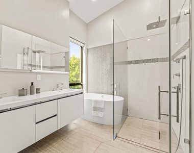 1847 Coldwater Canyon Drive - Photo Thumbnail 14