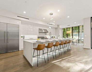 1847 Coldwater Canyon Drive - Photo Thumbnail 4