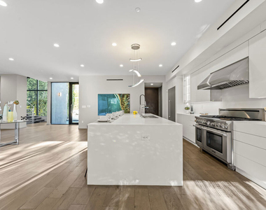 1847 Coldwater Canyon Drive - Photo Thumbnail 5