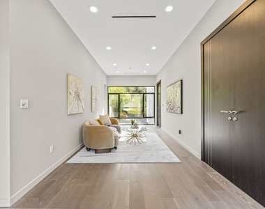 1847 Coldwater Canyon Drive - Photo Thumbnail 8