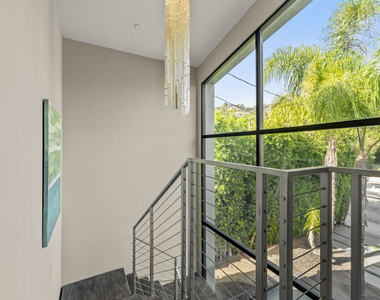 1847 Coldwater Canyon Drive - Photo Thumbnail 7