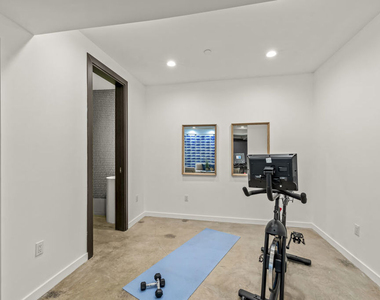 1847 Coldwater Canyon Drive - Photo Thumbnail 18