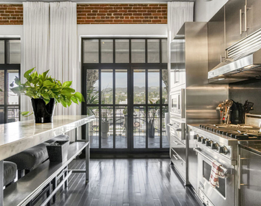 1645 Vine Street - Photo Thumbnail 11