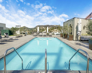 1645 Vine Street - Photo Thumbnail 28