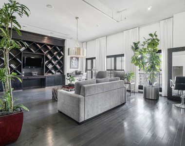 1645 Vine Street - Photo Thumbnail 3