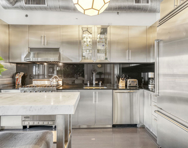 1645 Vine Street - Photo Thumbnail 10