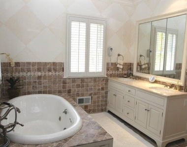 190 Jackson Landing - Photo Thumbnail 10