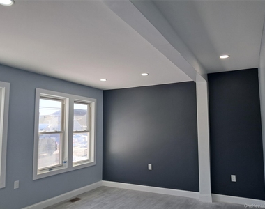 160 Garfield Avenue - Photo Thumbnail 3