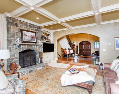 106 Greenfield Avenue - Photo Thumbnail 17