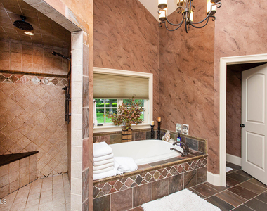 106 Greenfield Avenue - Photo Thumbnail 42