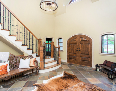 106 Greenfield Avenue - Photo Thumbnail 6