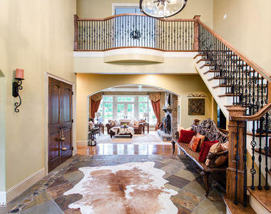 106 Greenfield Avenue - Photo Thumbnail 10