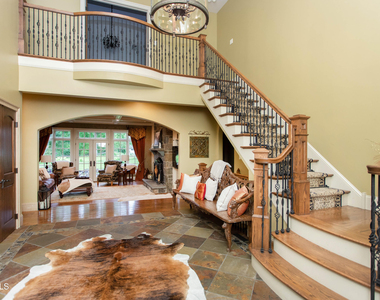 106 Greenfield Avenue - Photo Thumbnail 9