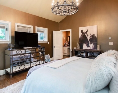 106 Greenfield Avenue - Photo Thumbnail 37