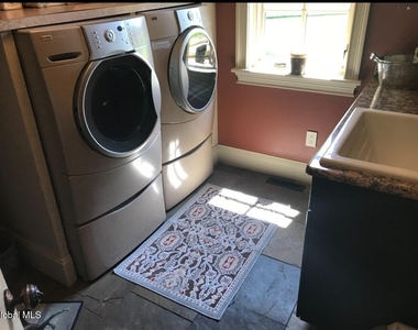 106 Greenfield Avenue - Photo Thumbnail 36