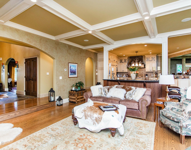 106 Greenfield Avenue - Photo Thumbnail 18