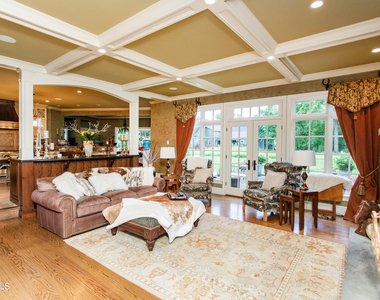 106 Greenfield Avenue - Photo Thumbnail 15