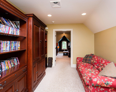 106 Greenfield Avenue - Photo Thumbnail 73