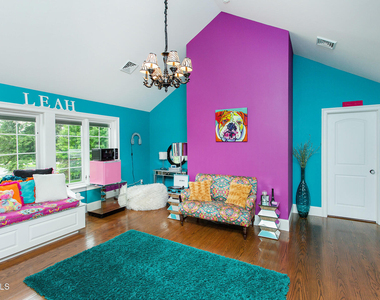 106 Greenfield Avenue - Photo Thumbnail 67