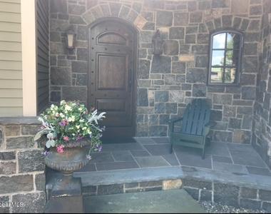 106 Greenfield Avenue - Photo Thumbnail 5