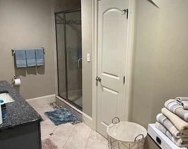 106 Greenfield Avenue - Photo Thumbnail 60