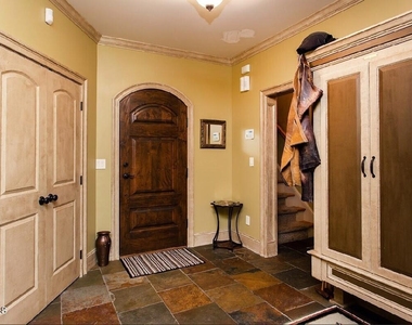 106 Greenfield Avenue - Photo Thumbnail 33