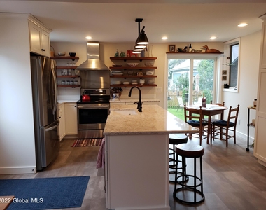 201 Lake Avenue - Photo Thumbnail 7