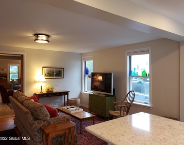 201 Lake Avenue - Photo Thumbnail 10