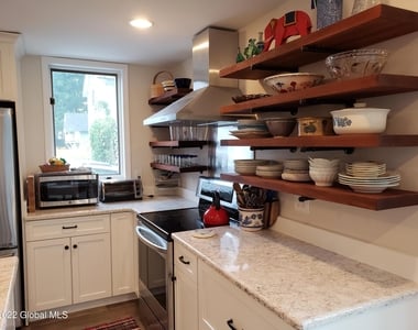 201 Lake Avenue - Photo Thumbnail 11