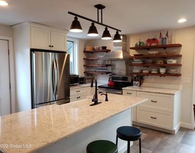201 Lake Avenue - Photo Thumbnail 5