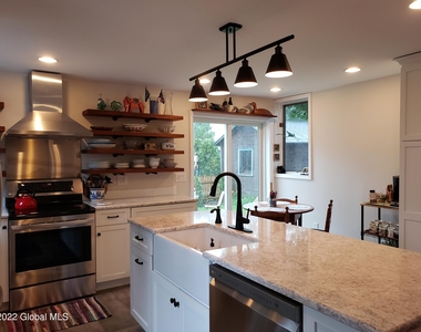 201 Lake Avenue - Photo Thumbnail 6