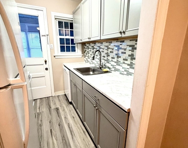 2224 Crescent Road - Photo Thumbnail 2