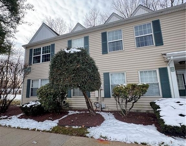 15 Hanover Square - Photo Thumbnail 26