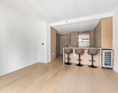 111 W 56th Street - Photo Thumbnail 9