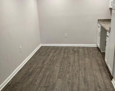 6438 Windham Avenue - Photo Thumbnail 4