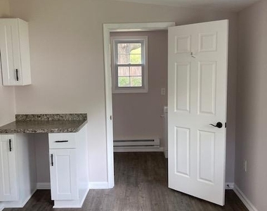 6438 Windham Avenue - Photo Thumbnail 6