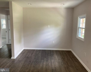 6438 Windham Avenue - Photo Thumbnail 3