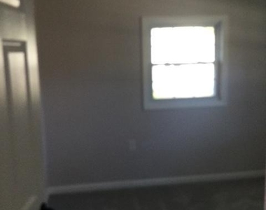 6438 Windham Avenue - Photo Thumbnail 10